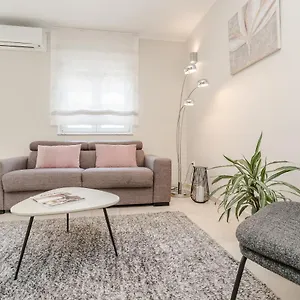 Karla Apartment